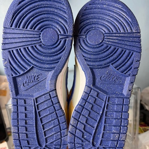 Nike Women’s Dunk Next Nature Wheat Gold Size 6.5 DS No box - Picture 6 of 9